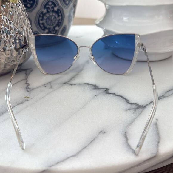 Quay Glow Up Sunnies blue - Picture 6 of 9